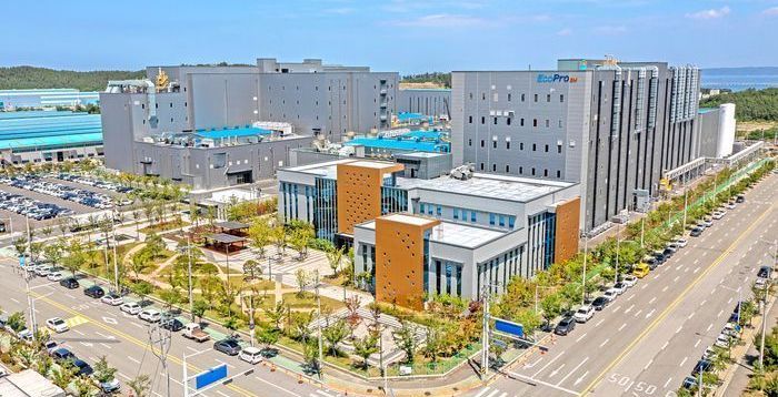 에코프로비엠, 전기차·ESS 호조에 '깜짝 실적'…영업익 1159% 급증(종합)
