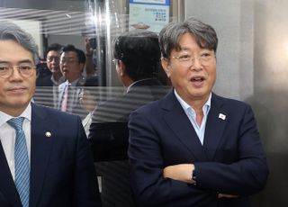 한동훈 "이춘석, 단타로 주식 차명거래해 '코스피 5천' 만들겠단 것?"