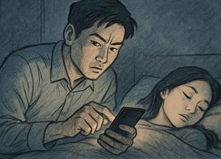 잠든 여자친구 휴대전화로 카드 결제·대출 받은 30대 실형