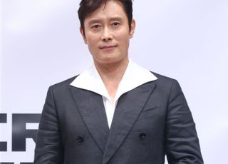 "韓·할리우드 스타"…이병헌, 토론토국제영화제 특별공로상 수상