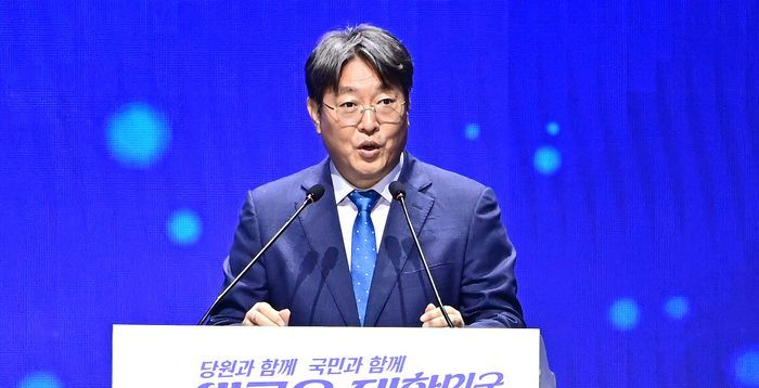 '주식 차명거래 의혹' 이춘석 탈당…與 "재발 방지" 野 "위장 탈당쇼" [정국 기상대]