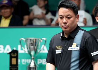 ‘PBA 대표 절친 엇갈린 희비’ 조재호 웃고, 강동궁 울고