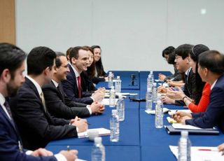 대통령실 하정우 수석, 美백악관과 AI 협력 논의