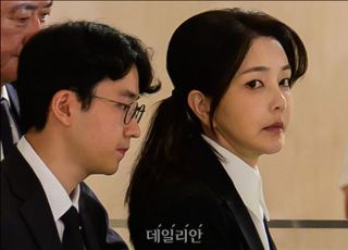 [속보] 김건희 여사 측 "특검, 여러모로 배려…조사 잘 진행 중"