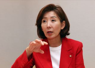 나경원 "민주당, 추미애 법사위원장 카드?…국민과 전쟁 선포한 것"