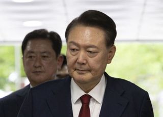 尹 측 "특검, 정해진 결론 따라 일방적 수사…공개 망신주기"