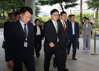 내란특검, '국회 계엄 해제안 표결 방해 의혹' 관련 우원식 의장 참고인 조사(종합)