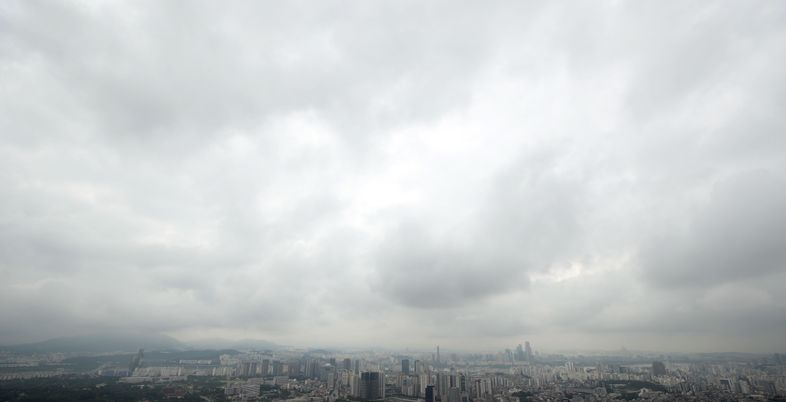 종일 구름 많고 흐린 하늘...매일 샤워해도 냄새가 난다면 [오늘 날씨]