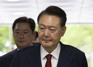 특검팀 "尹 체포영장 재청구 없이 기소 검토"…尹측 "형사고발 할 것"