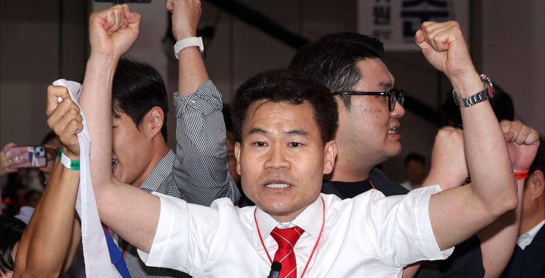 [종합] '전한길 선동'에 난장판 TK연설회…혁신파 향해 "배신자" 모멸