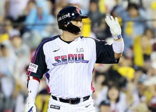 ‘김현수 2500안타’ LG, 한화 꺾고 기선제압