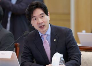 국민의힘 "조국·윤미향 광복절 사면, 이완용을 친일 명단서 빼는 격"