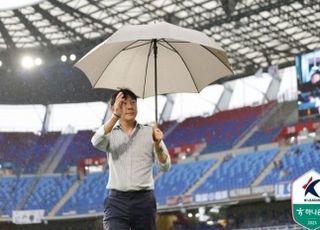 무승 고리 끊었다! 소방수 신태용 감독, 울산HD 데뷔전 승리 “팬들 덕분에…”