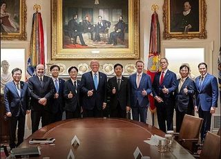 “美, 무역협상 때 ‘韓국방비 GDP 3.8%로 증액 요구’ 검토”