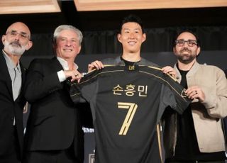 역시 손흥민! MLS 데뷔전부터 동점골 PK 유도…원정팬들도 환호