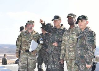 주한미군사령관 "북한은 '배 옆의 악어'…무조건적인 전작권 전환은 위험"