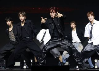 유네버멧, 무대는 우리의 것