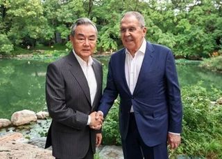 왕이, 中 최장수 외교부장 기록 깨나…류젠차오 등 후보자 잇단 낙마