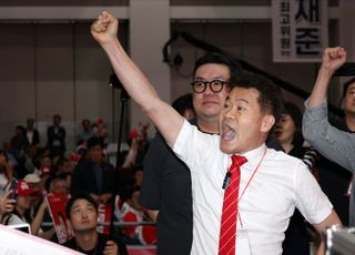 [프레임 전쟁 ②] '난동' 전한길에 '극우 프레임' 극한으로…국민의힘, 타개법은
