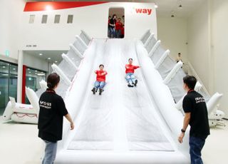 티웨이항공, 日대학생 대상 객실승무원 체험 프로그램 진행