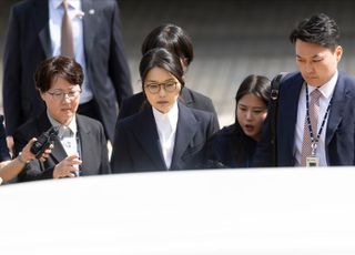 차량으로 이동하는 김건희 여사