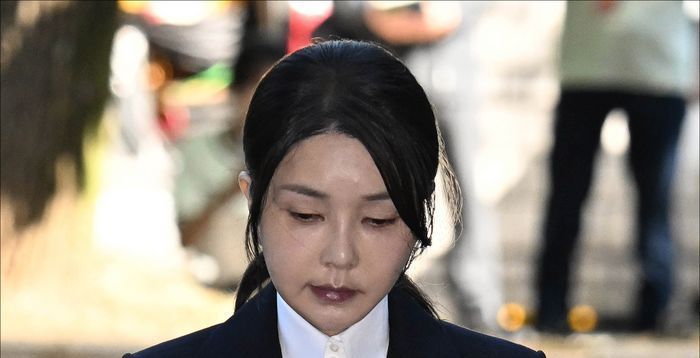 김건희특검, '나토 목걸이' 실물 법원 제출…"증거 인멸 책임 물을 것"