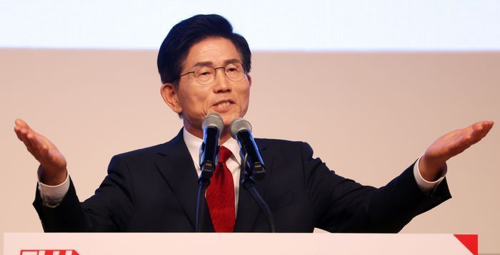김문수 "北에 3조 갖다바친 민주당 해산해야…李대통령, 끝장토론 하자" [부울경 합동연설회]