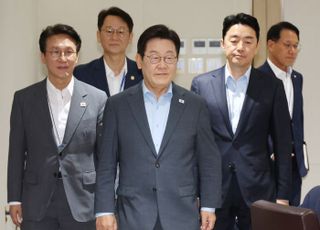 李대통령 "이번엔 반드시 후진적인 산재공화국 뜯어고쳐야"