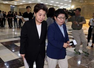 국민의힘 윤희숙, 여의도연구원장 사퇴…"혁신 후보 지지"