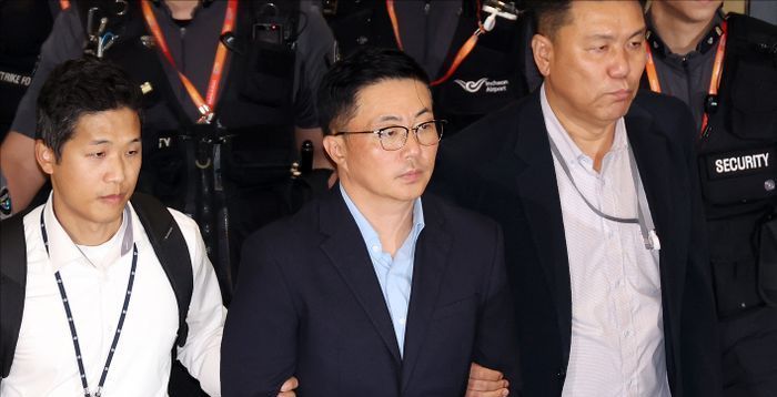 특검팀, '김건희 집사' 공항서 체포 후 압송…'키맨' 신병 확보에 수사 탄력 (종합)