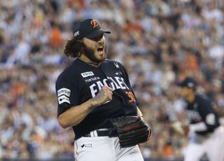 괴력의 폰세, KBO 최초 개막 15연승…김경문 감독 1000승