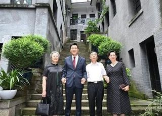 오세훈, 1년 전 충칭서 한 약속 지켰다…해외거주 독립유공자 후손 초청