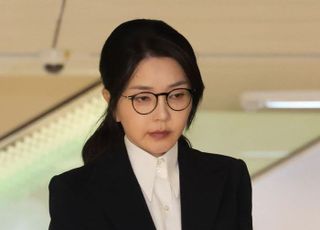 전시기획자서 헌정사 첫 前 영부인 구속까지…김건희, 기록될 불명예 역사 [뉴스속인물]