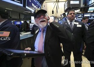 [속보] 뉴욕증시, 금리인하 낙관론 팽배…나스닥·S&amp;P500 또 최고치