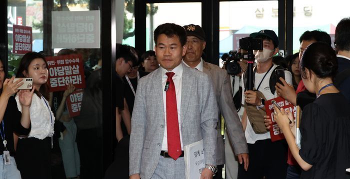 국민의힘 윤리위, '전대 소란' 전한길에 경고…"본인 잘못 깊이 뉘우쳐"