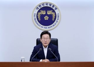 李대통령 "소비쿠폰 효과 조금씩 나타나…'2차 내수 활성화' 필요"