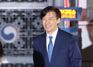 조국, 광복절 0시 출옥…"검찰독재 종식되는 장면으로 기억될 것"