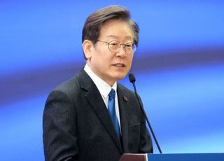 [속보] 李대통령 "내란으로부터 지켜낸 빛, 꺼지지 않도록"