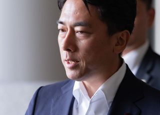 '유력 총리 후보' 일본 고이즈미 농림수산상, 야스쿠니 참배