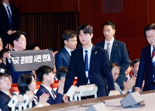안철수, 李 면전서 "조국·윤미향 사면 반대"…尹·李대통령 모두까기?