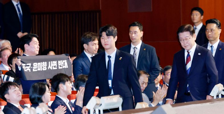 안철수, 李 면전서 "조국·윤미향 사면 반대"…尹·李대통령 모두까기?