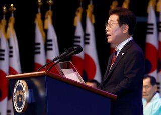 李대통령 "현재 북측의 체제 존중…흡수통일 추구하지 않겠다", '김건희 집사' 김예성 구속심사 '묵묵부답' 출석…이르면 오늘 결론 등 [데일리안 오늘뉴스 종합]
