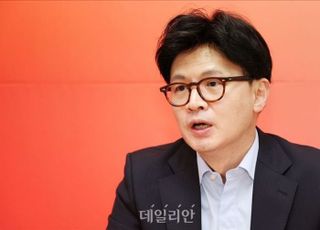 한동훈, '혁신파 단일화' 재촉구 "상식적 후보들의 연대·희생이 희망불씨 살려"