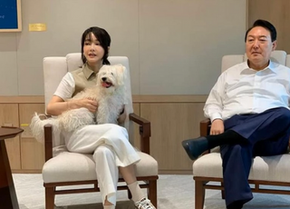 尹 사저에 남겨진 반려동물 11마리…김여사 측근들이 돌보기로