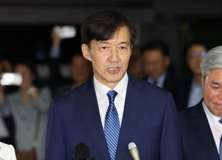조국, 내일 김대중 묘역 참배…석방 사흘 만에 공개행보