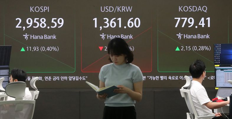 세재개편안 논란에도 정치권 눈치만 보는 정부