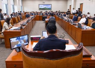 "신차의 30% 전기차 될 때까지"…정부 보조금 지원 지속