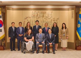 李대통령, 美 상원의원단 접견해 "한미 혈맹…'미래형 포괄적 전략동맹'" 강조