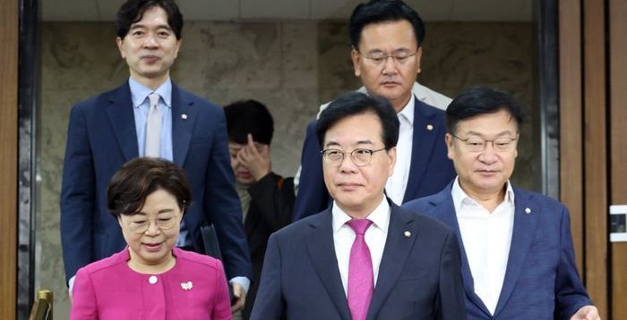 송언석 "민주당, 치졸한 행태에 개탄…본회의, 국힘 전대 뒤로 연기해야"