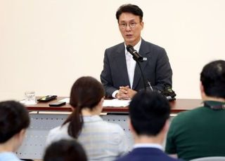 金총리, 정부 지지율 하락세에 …"최종 평가, 정부 임기 끝나는 날 받는 것"